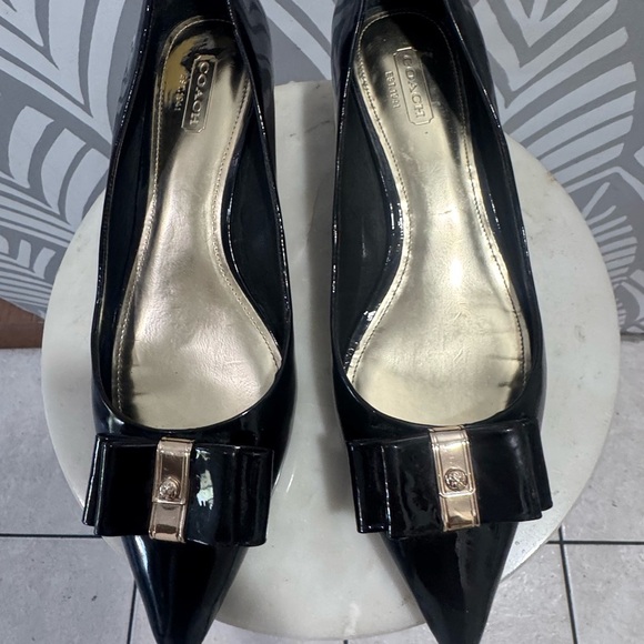 Coach Mandy Black Patent Leather Kitten  Heel Pumps with Gold Accent Bow - Picture 9 of 9